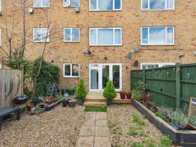 Flat for rent in Twickenham, Greater London