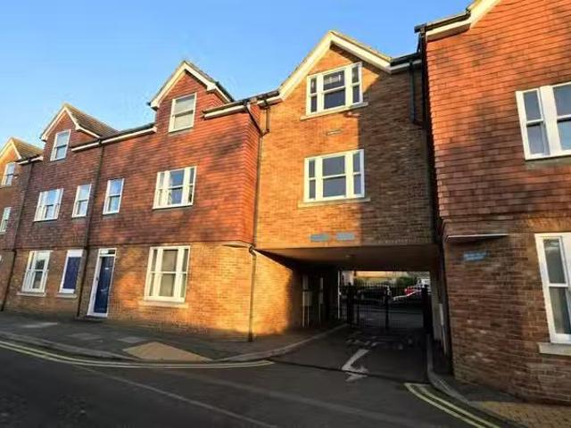 House for rent in Kilburn, Greater London