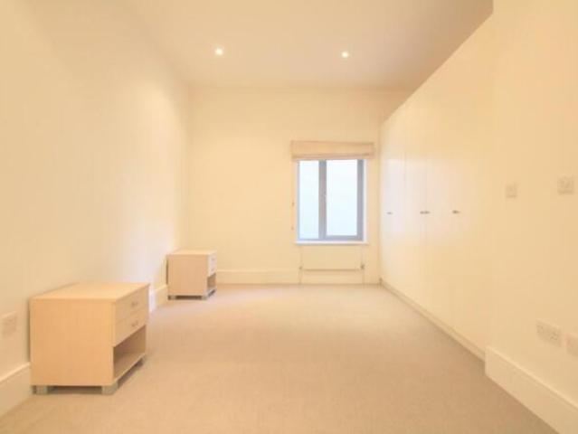Flat for rent in Cat Hill