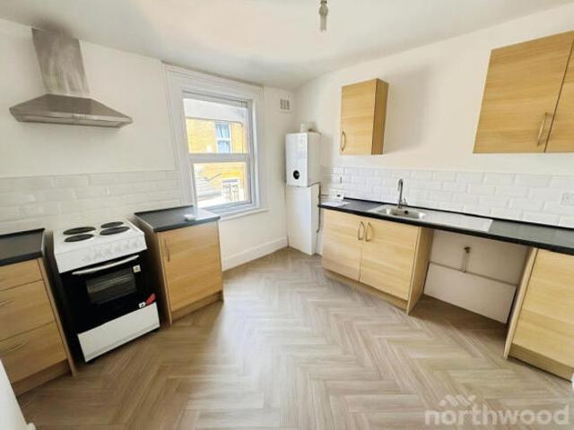 Flat for rent in Allerton, Calderstones