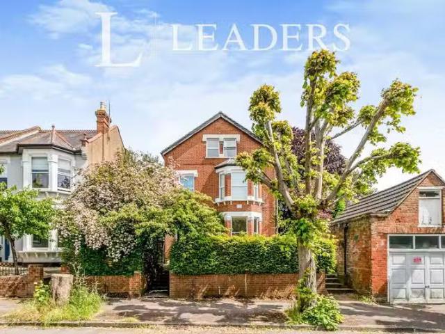 House for rent in Woodcote, Epsom