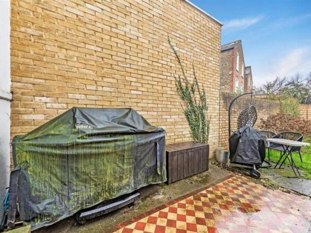 Flat for rent in Barnes, Greater London
