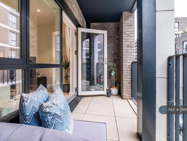 Flat for rent in Cat Hill