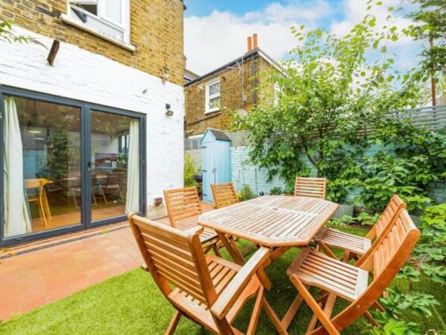 Flat for rent in The Rise, East Riding Of Yorkshire