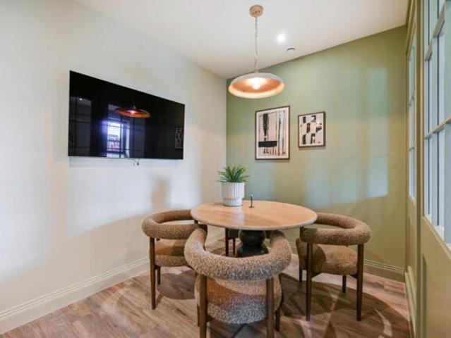Flat for rent in Cat Hill