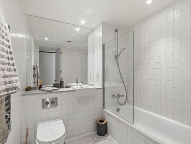 Flat for rent in Cat Hill