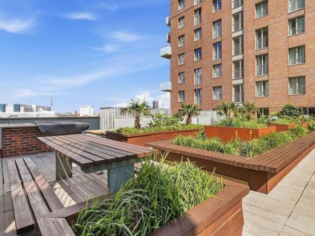 Flat for rent in Cat Hill