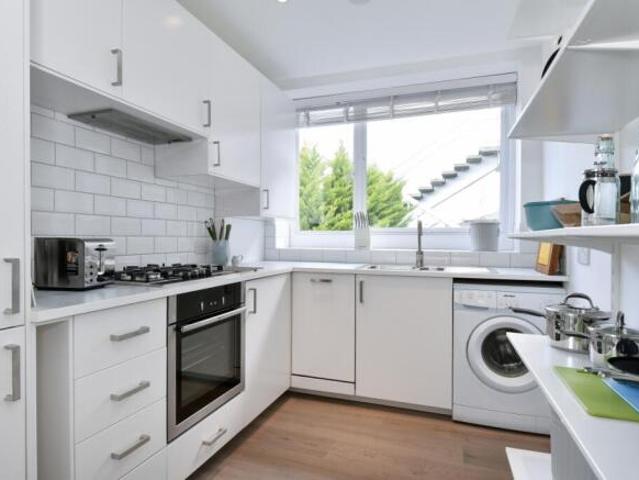 Flat for rent in Cat Hill