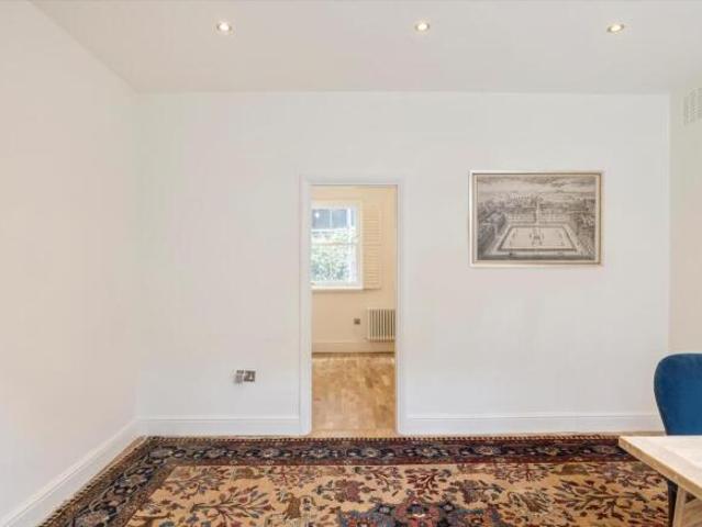 Flat for rent in Cat Hill