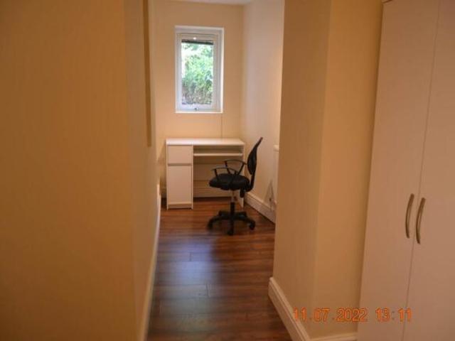 Flat for rent in Roath, Wales