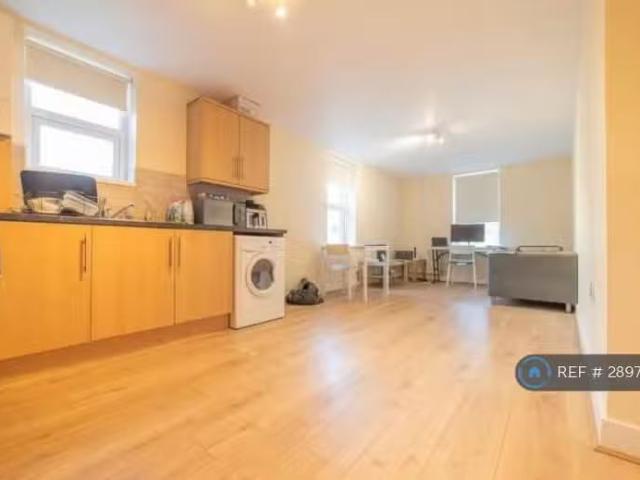 House for rent in Plasnewydd, Falcon Lodge