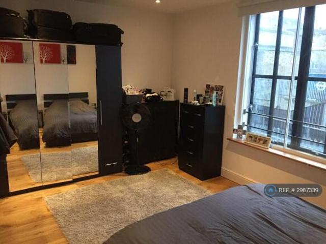 Flat for rent in Cat Hill