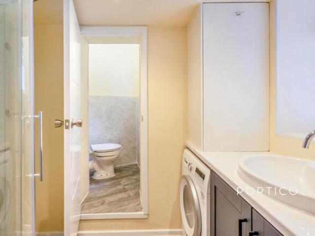 Flat for rent in Cat Hill