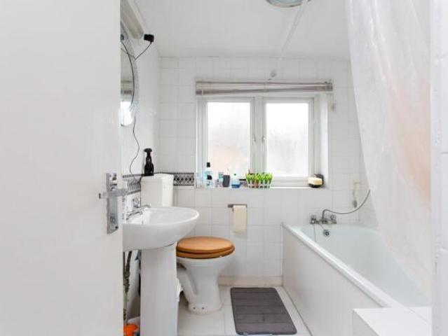 Flat for rent in Cat Hill