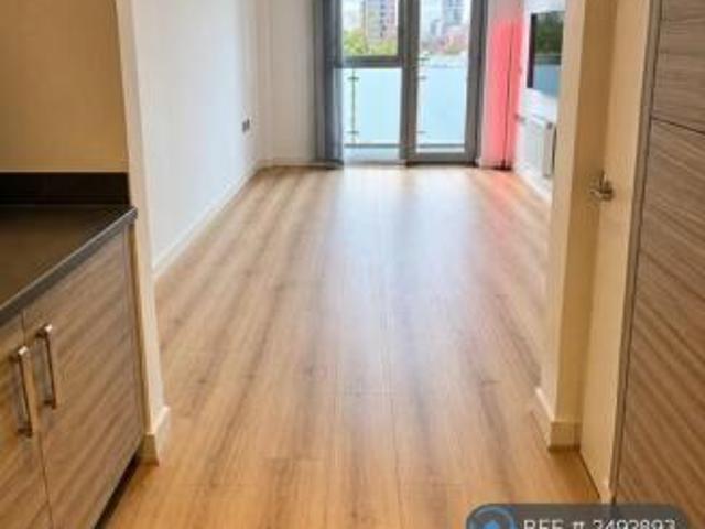 Flat for rent in Cat Hill