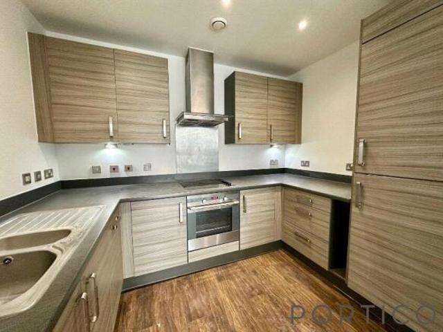 Flat for rent in Cat Hill