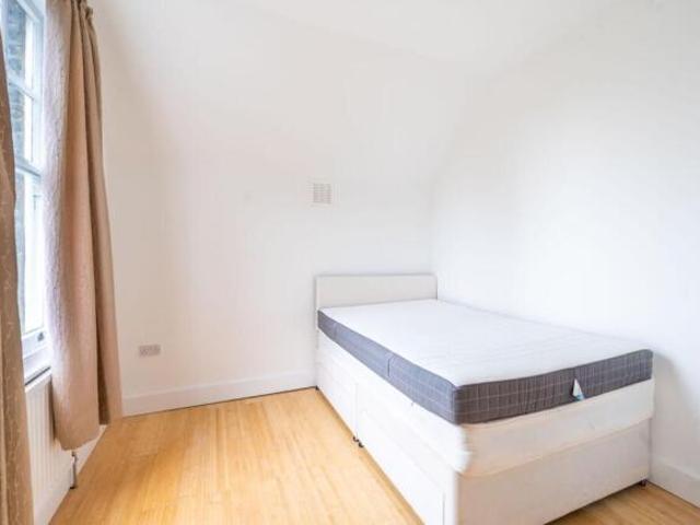 Flat for rent in Manor Park, Greater London