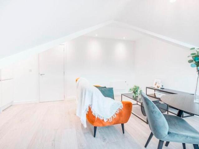 Flat for rent in Cat Hill