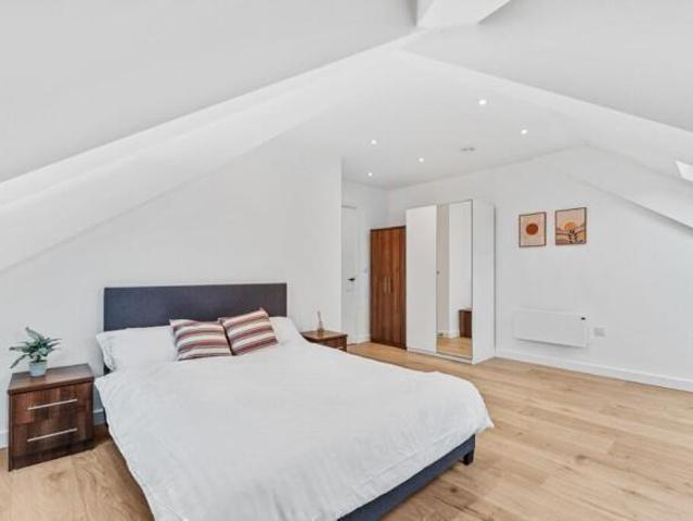 Flat for rent in Cat Hill