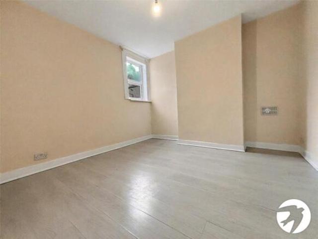Flat for rent in Erith, Greater London