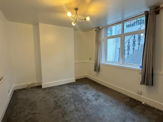 Flat for rent in Brighton