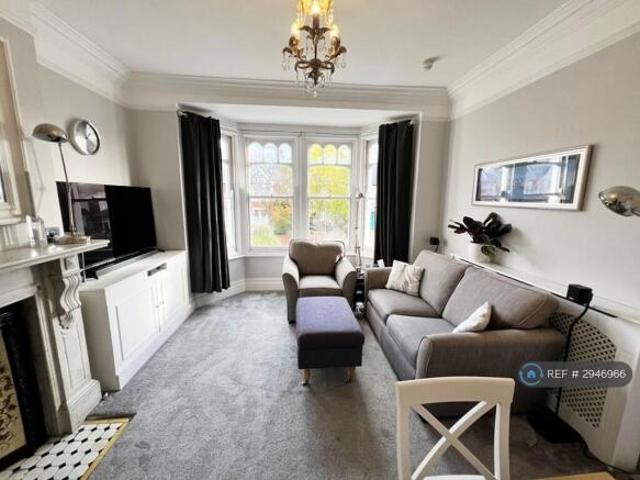 Flat for rent in Cat Hill