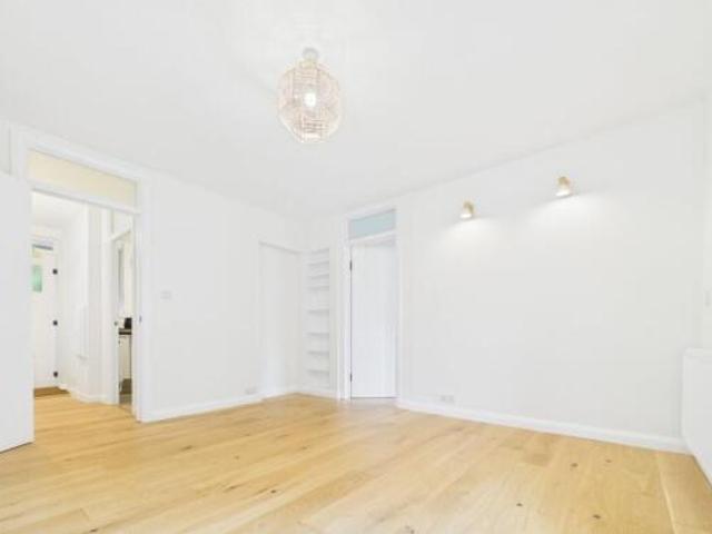 Flat for rent in Cat Hill, England