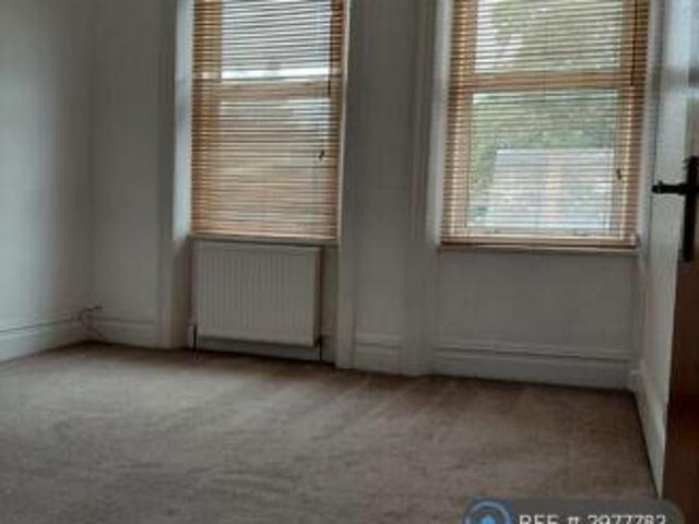 Flat for rent in Cat Hill