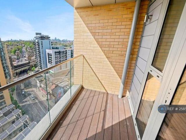 Flat for rent in Cat Hill