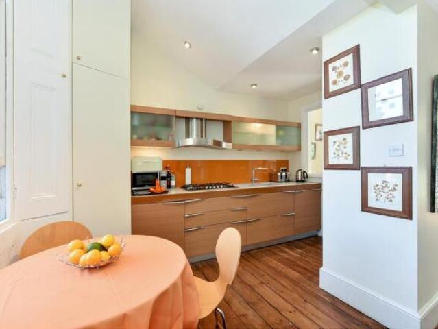 Flat for rent in Cat Hill