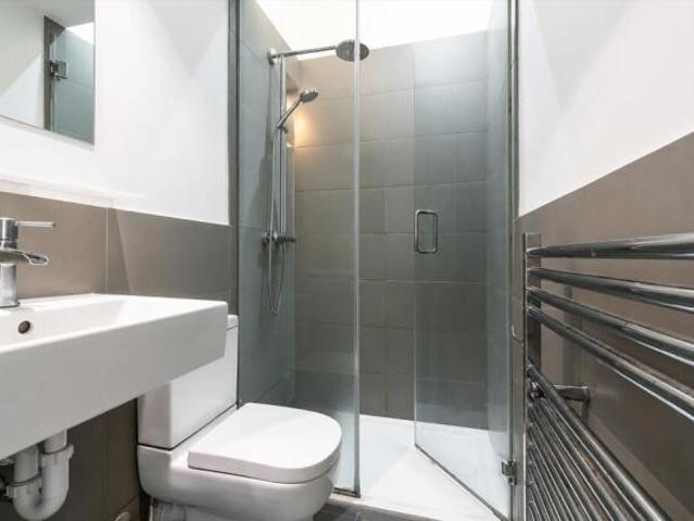 Flat for rent in Cat Hill