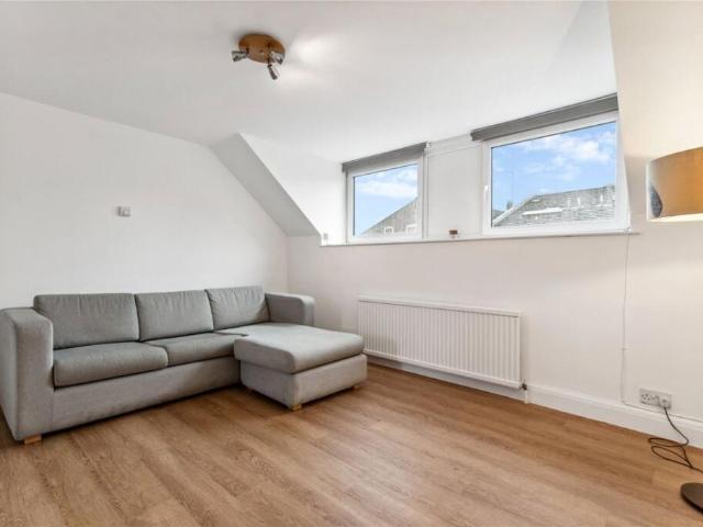 Flat for rent in North Kensington