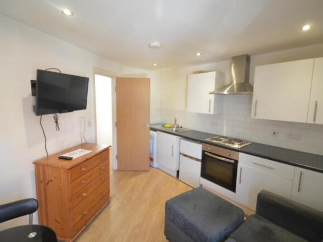 Flat for rent in Falcon Lodge, Wales