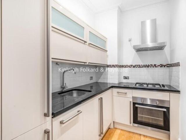 Flat for rent in Cat Hill, England