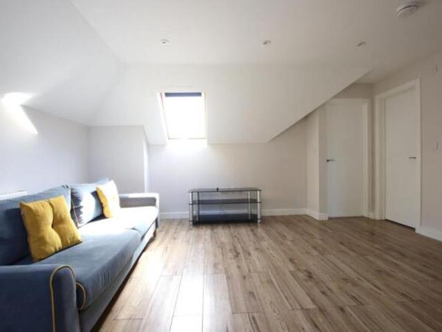 Flat for rent in Cat Hill
