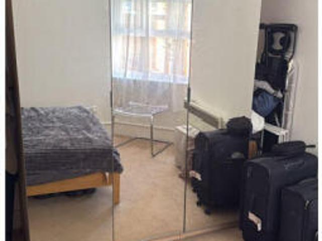 Flat for rent in Cat Hill
