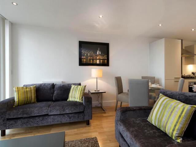 Flat for rent in London Borough of Lewisham, Deptford