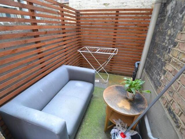 Flat for rent in Cat Hill
