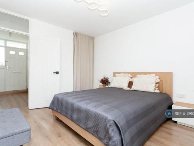 Flat for rent in Cat Hill