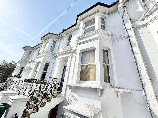 Flat for rent in Brighton