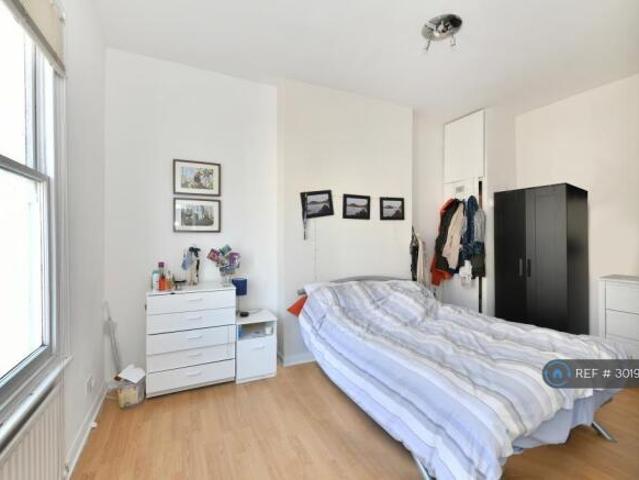 Flat for rent in Cat Hill