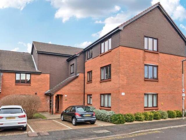 Flat for rent in Cat Hill
