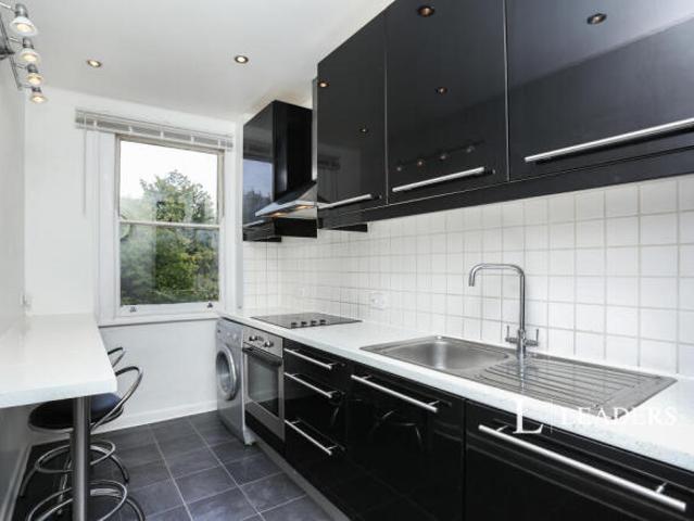 Flat for rent in Cat Hill