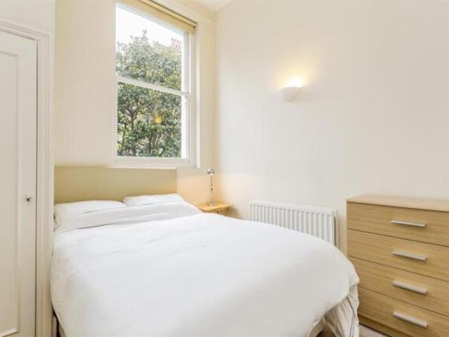 Flat for rent in Cat Hill
