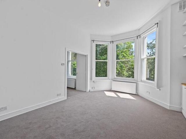 Flat for rent in Cat Hill
