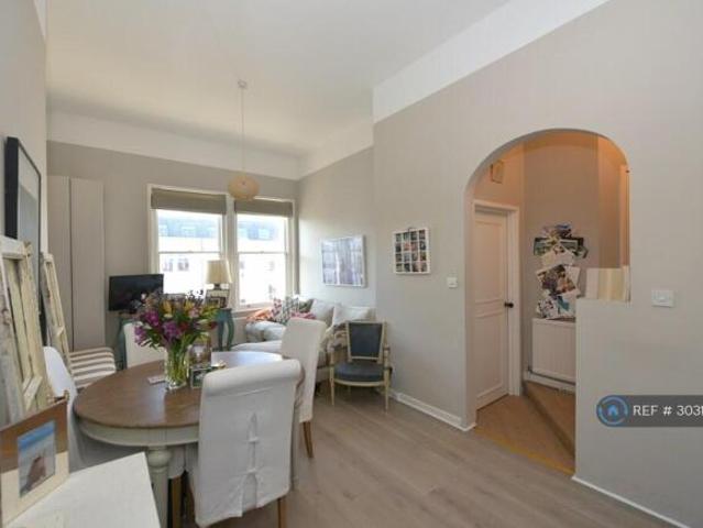 Flat for rent in Cat Hill