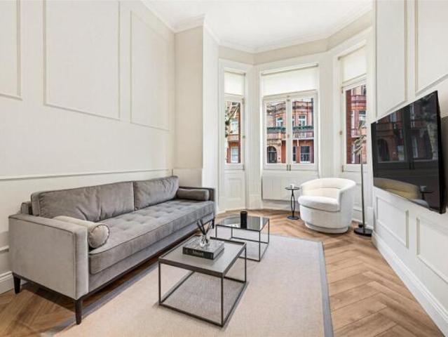 Flat for rent in Cat Hill, England