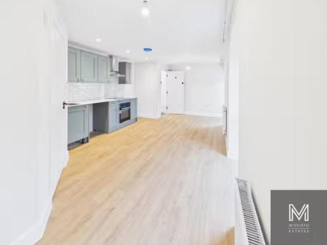 House for rent in Kingswood