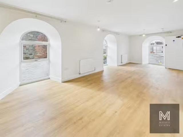 House for rent in Kingswood