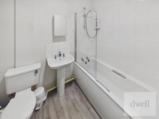 Flat for rent in West Park, West Yorkshire